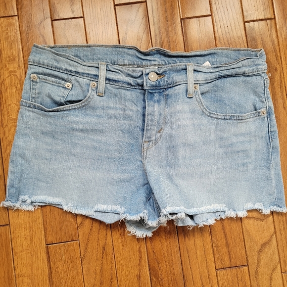 Levi's Shorts Denim - Picture 1 of 3